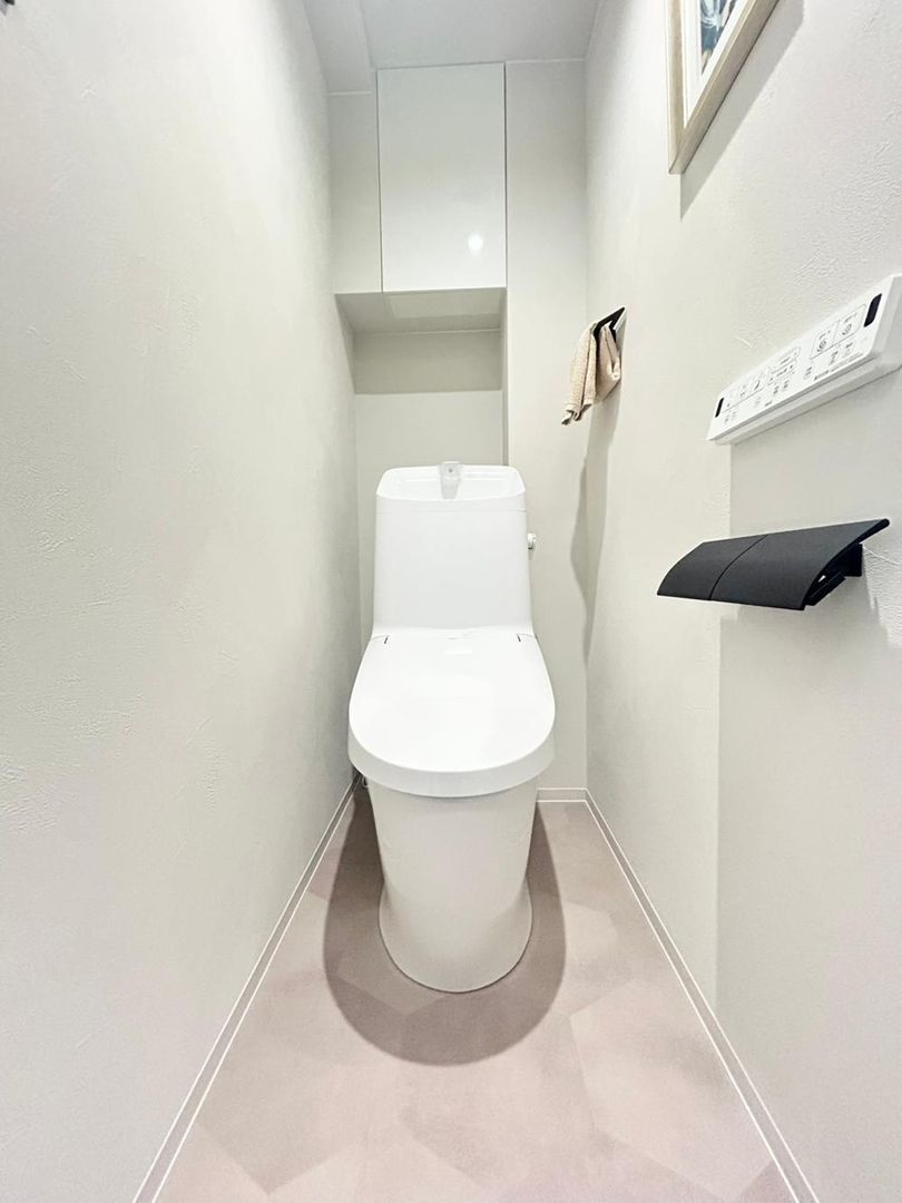Renovated 3LDK Apartment in Kita Ward, Osaka - 71.25m² - Thumbnail 4