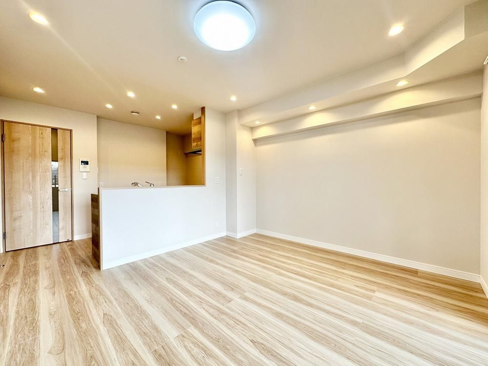 Renovated 3LDK Apartment Near Sasebo Station, Nagasaki - Thumbnail 4