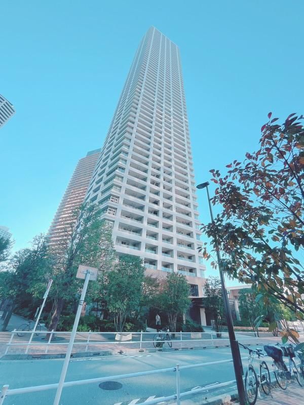 3LDK Apartment in Nishi-Shinjuku, Tokyo - 83.37m2 - Thumbnail 2