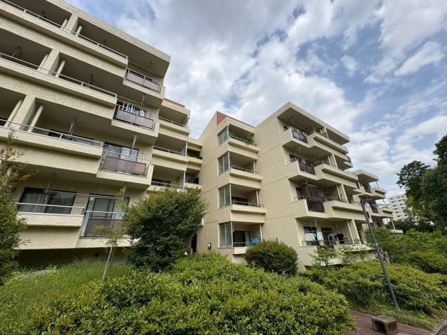 4LDK Apartment for Sale in Asahi Ward, Yokohama - Thumbnail 2