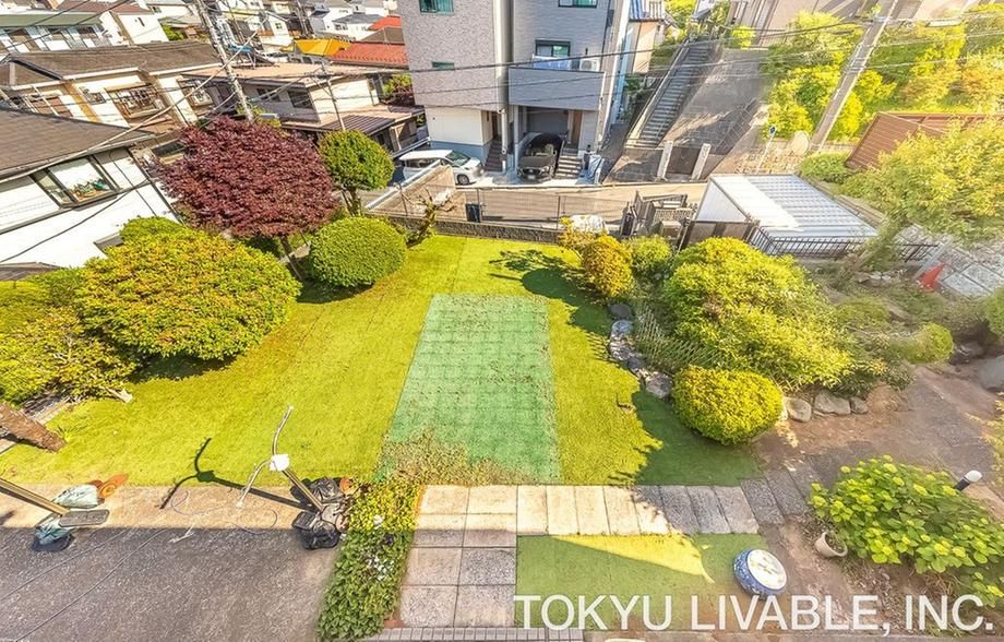 4LDK House for Sale in Tsurumi-ku, Yokohama, 205m² - Thumbnail 2