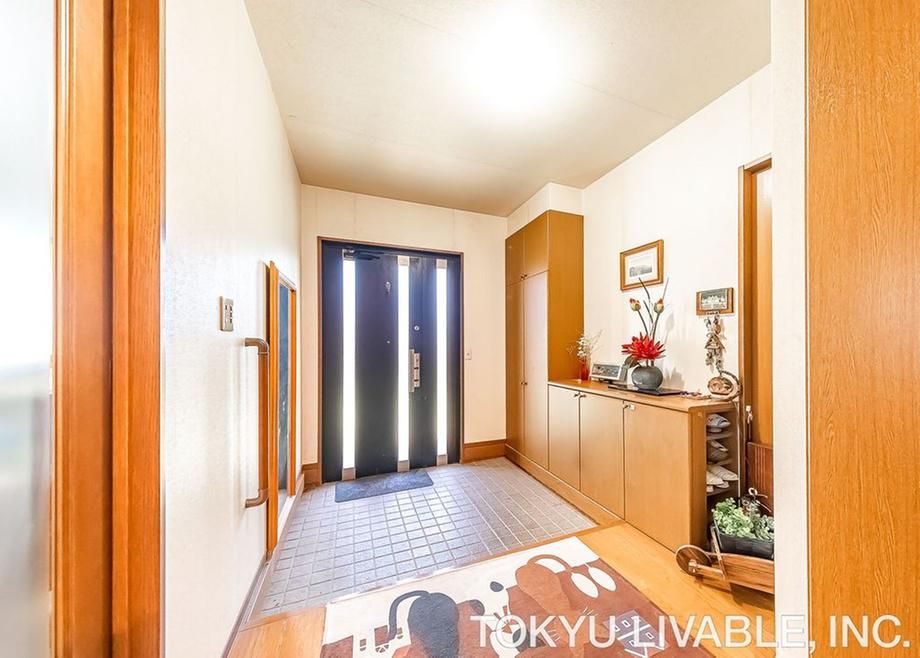 4LDK House for Sale in Tsurumi-ku, Yokohama, 205m² - Thumbnail 3
