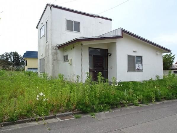 4LDK Detached House on 302.5m² Corner Lot in Hakodate - Thumbnail 3