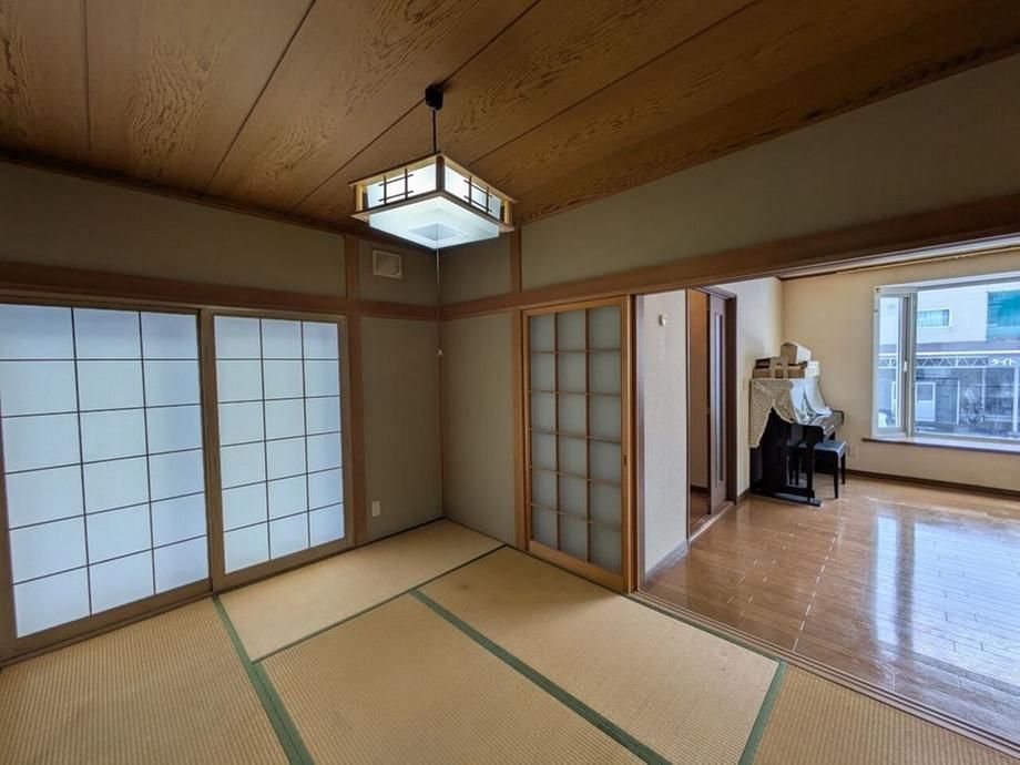 5LDK Detached House for Sale in Asahikawa, Hokkaido - Thumbnail 2