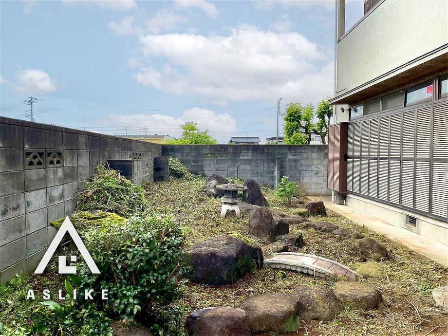Spacious 11LDK House with Clinic on Large Lot in Joso, Ibaraki - Thumbnail 3