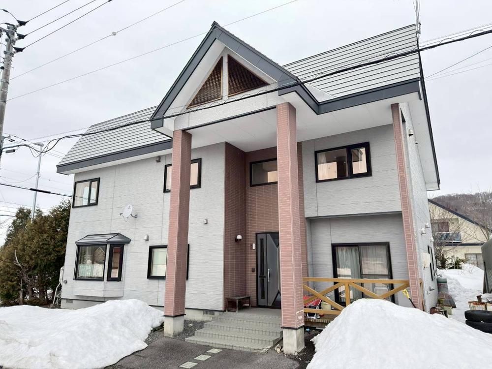 5LDK House for Sale in Ashibetsu, Hokkaido - 324.36m2 - Image 1
