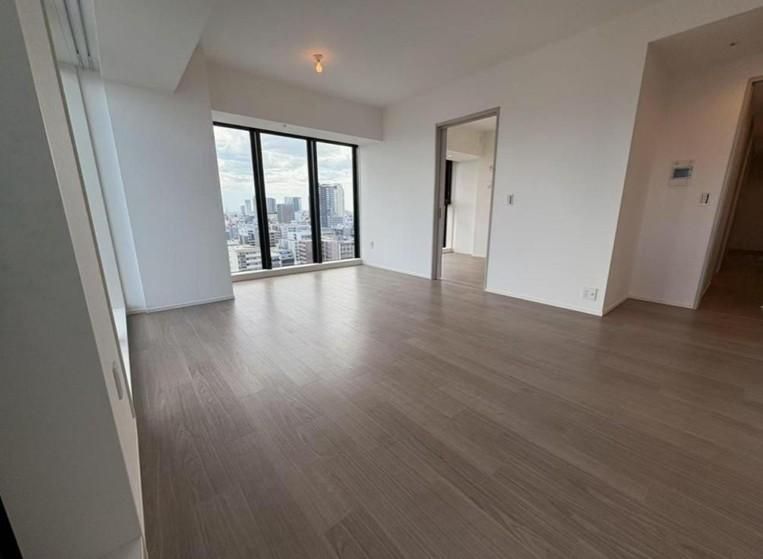 New 3LDK Apartment for Sale in Chuo-ku, Osaka - 80.93m² - Thumbnail 4