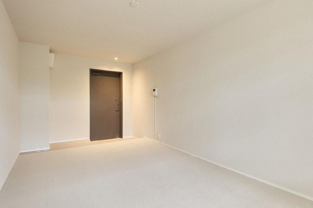 Renovated 3LDK Apartment in Yoyogi, Shibuya, Tokyo - Thumbnail 4