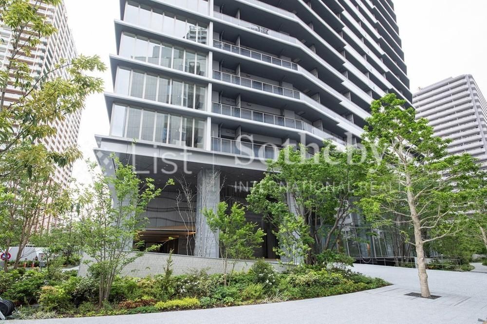 3LDK Apartment for Sale in Minato-ku, Tokyo - 71.78m2 - Thumbnail 2