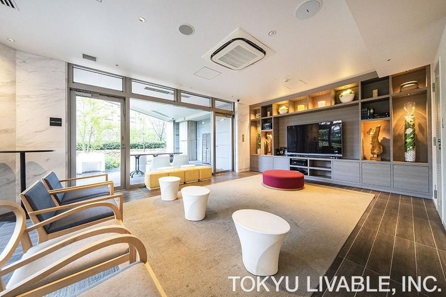 3LDK Apartment for Sale in Shinjuku, Tokyo - 77m2 - Thumbnail 2