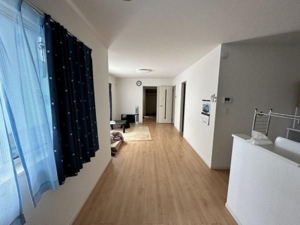 4LDK House for Sale in Miyazaki City with Garden and Parking - Thumbnail 3