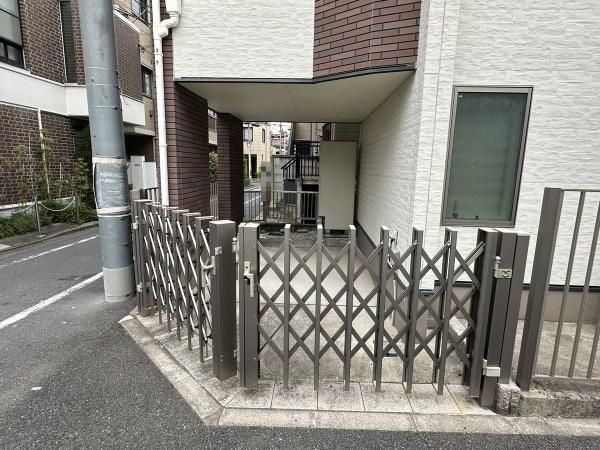 3LDK Corner Lot House in Nishi-Ikebukuro, Toshima, Tokyo - Thumbnail 4