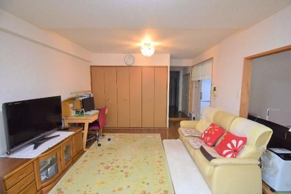 2LDK Apartment for Sale in Kotoni, Sapporo - 59.59m2 - Thumbnail 3