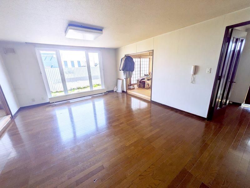 Renovated 6LDK House in Ishikari, Hokkaido - 13.8 Million Yen - Thumbnail 3