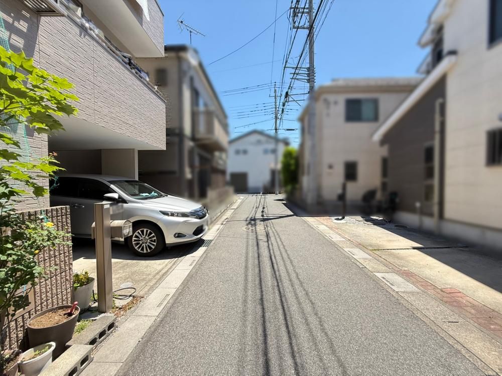 3LDK House for Sale in Kawaguchi, Saitama Near Hatogaya Station - Thumbnail 2