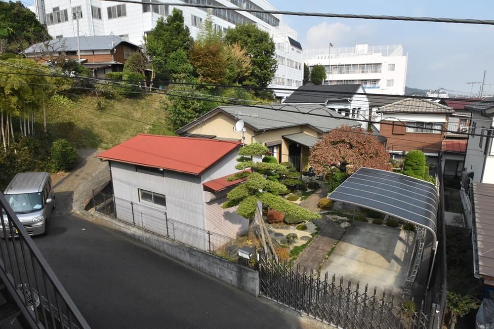 Detached 3LDK House on Large 347m2 Lot in Hadano, Kanagawa - Thumbnail 2