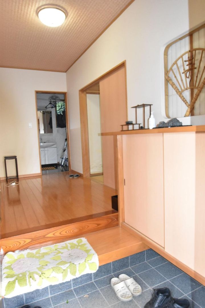 Detached 3LDK House on Large 347m2 Lot in Hadano, Kanagawa - Thumbnail 4