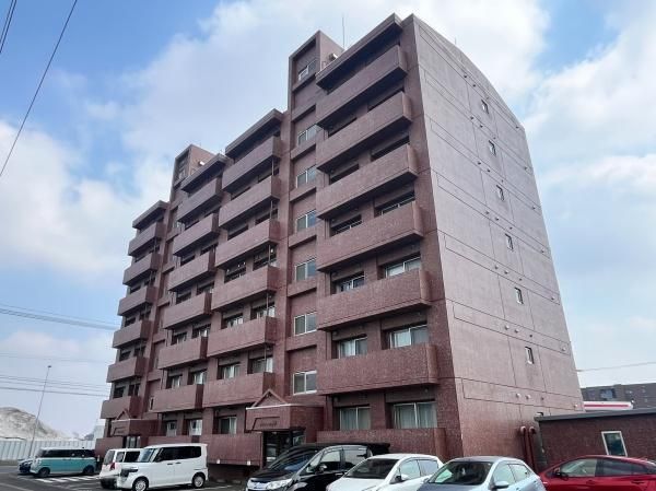 Renovated 3LDK Apartment for Sale in Sapporo Higashi Ward - Thumbnail 2