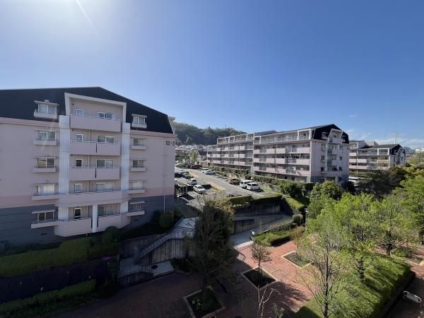 2LDK Apartment for Sale in Atsugi, Kanagawa - 71.59m2 - Thumbnail 2