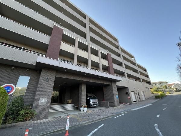 2LDK Apartment for Sale in Atsugi, Kanagawa - 71.59m2 - Thumbnail 4