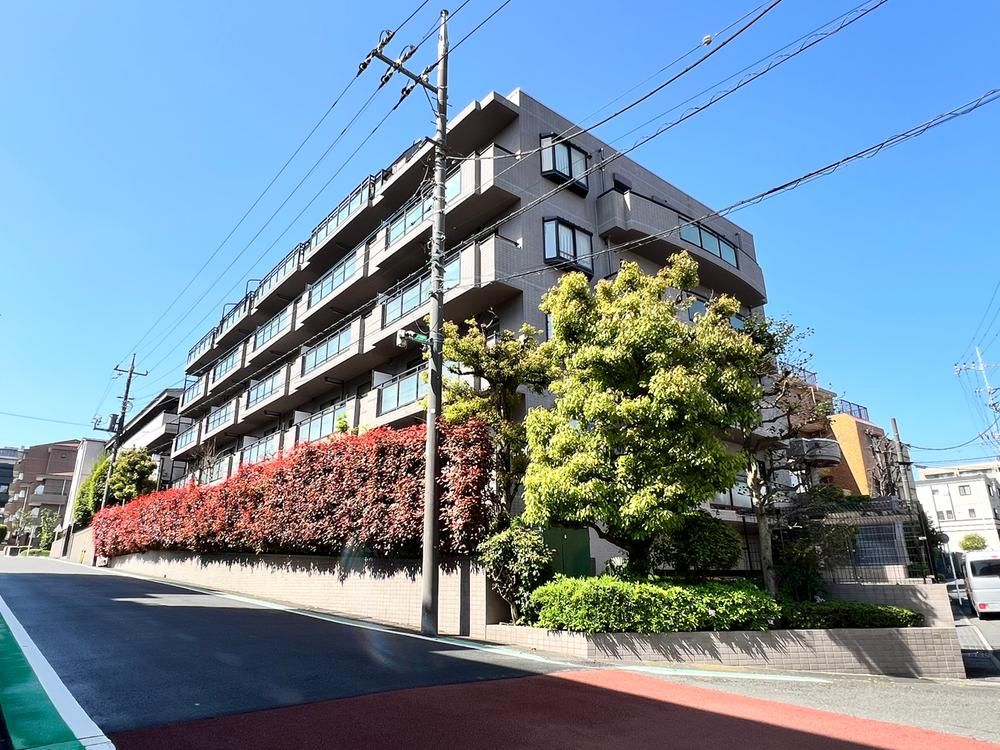 3LDK Apartment for Sale in Miyamaedaira, Kawasaki - Thumbnail 2