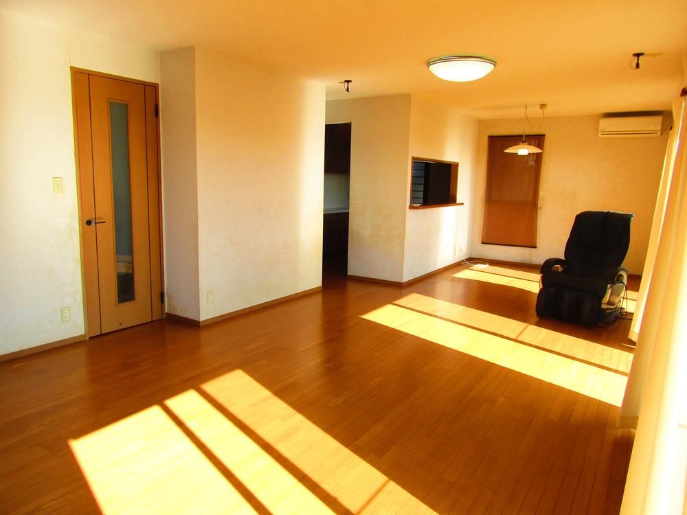 4LDK House for Sale in Miyazaki City, Miyazaki Prefecture - Thumbnail 4