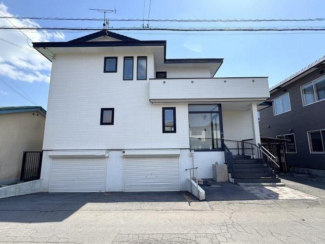 Spacious 3LDK+S House for Sale in Tomakomai, Hokkaido - Thumbnail 2