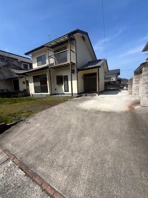 Renovated 2LDK+S House in Hiroshima Higashi Ward, 229m2 Land - Thumbnail 2