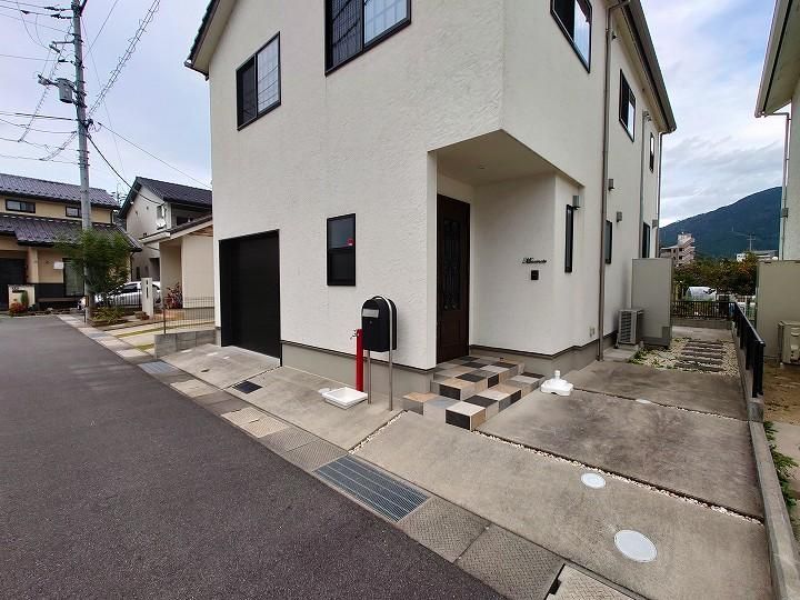 4LDK+S Detached House for Sale in Kabe, Hiroshima City - Thumbnail 2
