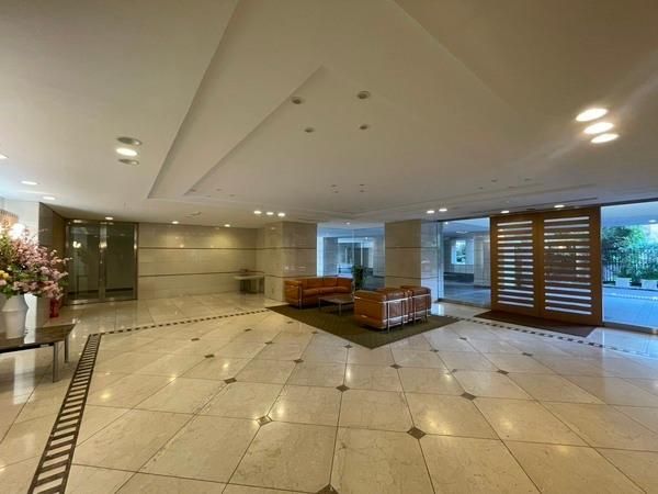 3LDK Apartment for Sale in Mita, Minato-ku, Tokyo - Thumbnail 2