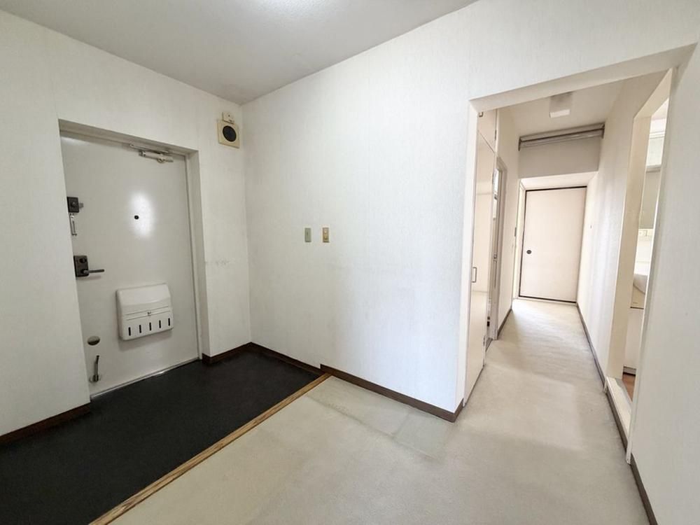 3LDK Apartment for Sale in Ebina City, Kanagawa - Thumbnail 2