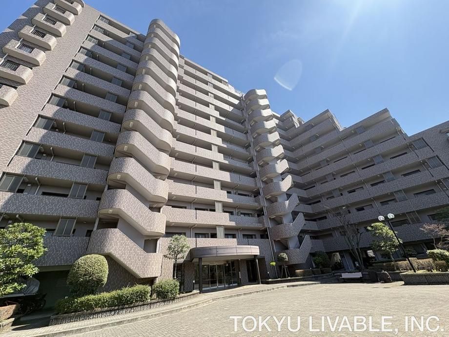 Renovated 2LDK Apartment in Kawasaki Miyamae 65.42m² - Thumbnail 3