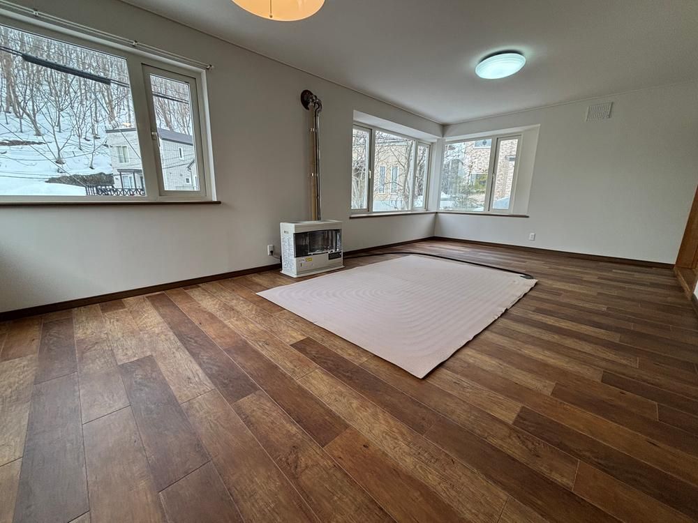 Renovated 4LDK House in Sapporo Teine Ward with Parking - Thumbnail 3