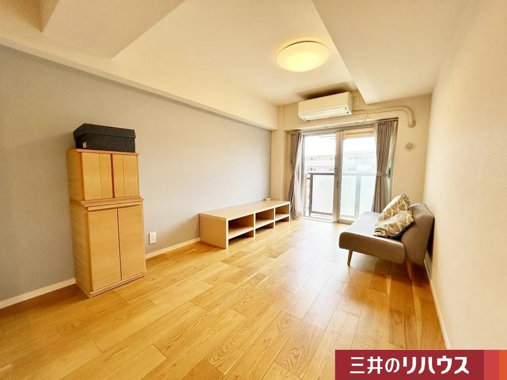 2LDK Apartment for Sale in Totsuka, Yokohama - 52.11 sqm - Image 1