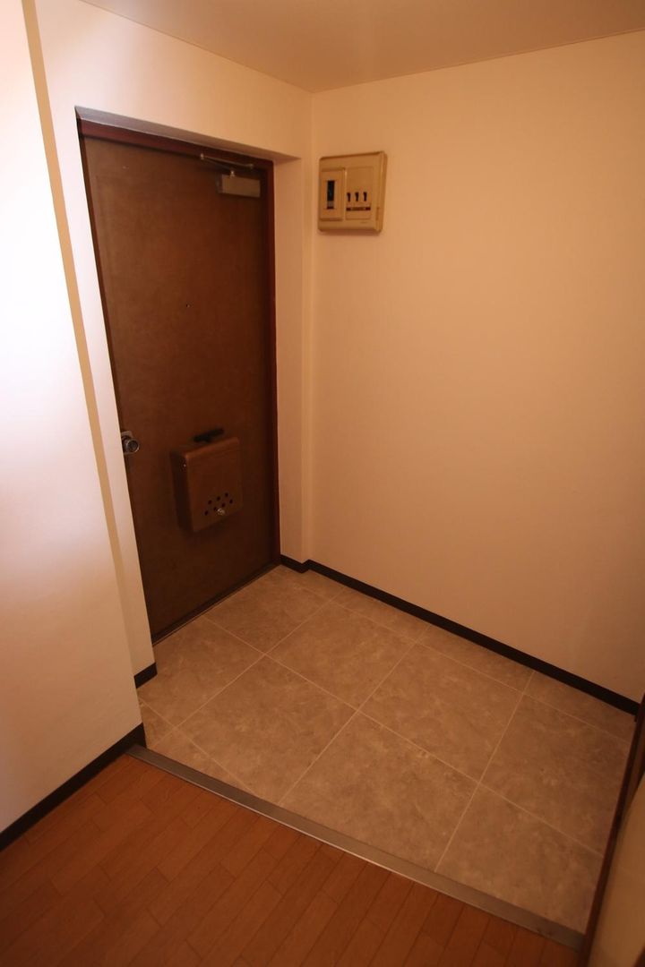 Renovated 62m² 3LDK Apartment in Toyohira-ku, Sapporo - Thumbnail 3