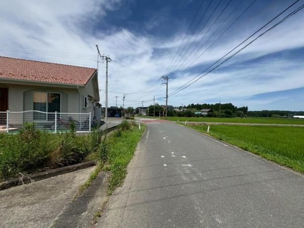 4LDK House with Solar Panels on Large Lot in Minamisoma - Thumbnail 2