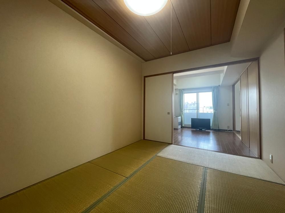 2LDK Apartment for Sale Near Nijuyonken Station, Sapporo - Thumbnail 4