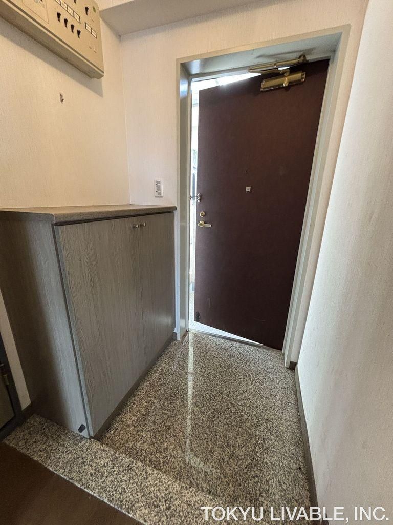 3DK Apartment for Sale in Funabashi, Chiba - 54m2 - Thumbnail 2