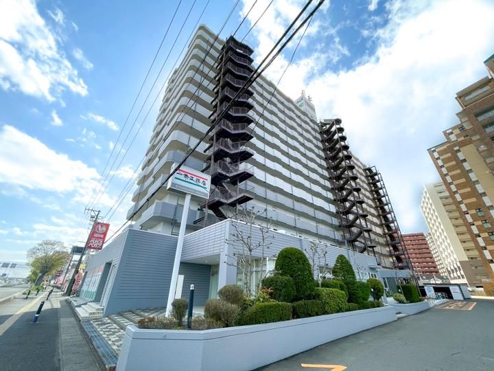 Renovated 3LDK Apartment in Sendai Wakabayashi, 64m² - Thumbnail 2