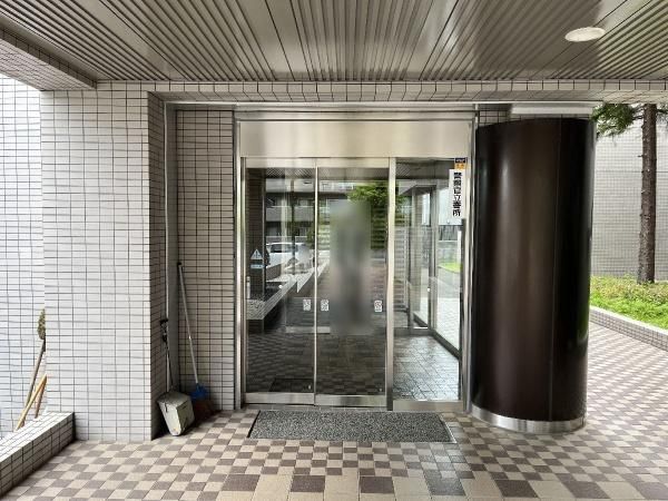 Renovated 1LDK Apartment in Sapporo's Nishi Ward - 16 Million Yen - Thumbnail 4