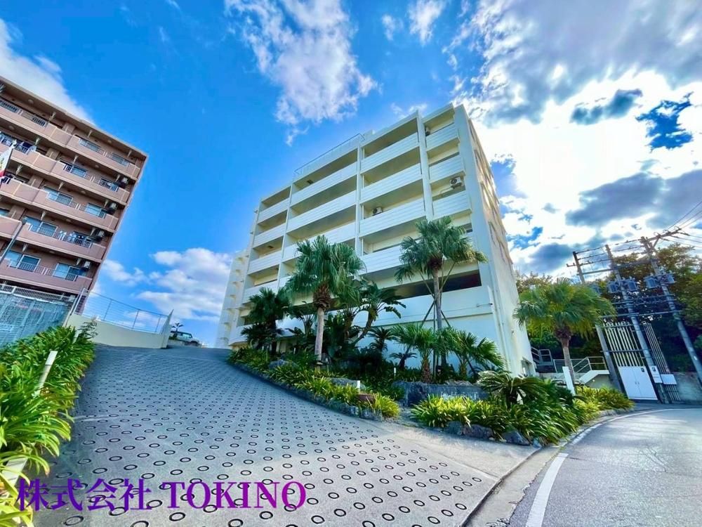 2LDK Apartment for Sale in Chatan, Okinawa - 69.7m2 - Thumbnail 2