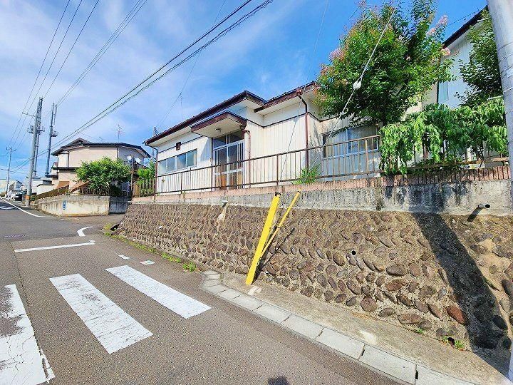 3DK Detached House for Sale in Nippondaira, Sendai - Thumbnail 2