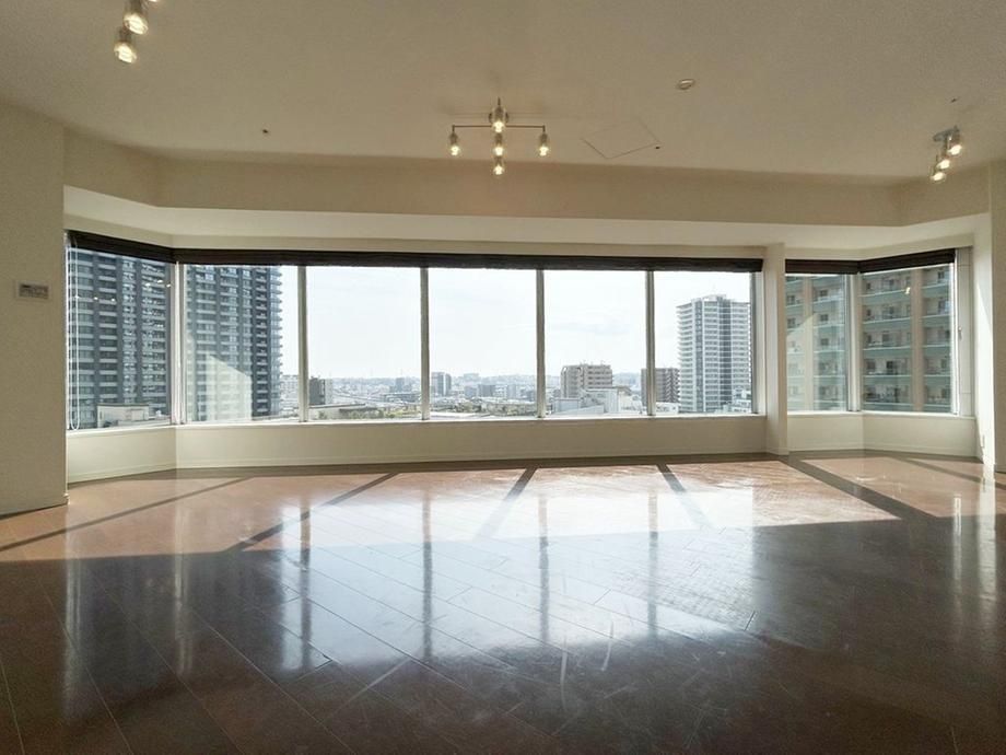 2LDK 93.63m² Apartment in Park City Musashi-Kosugi Mid Sky Tower, Kawasaki - Thumbnail 3