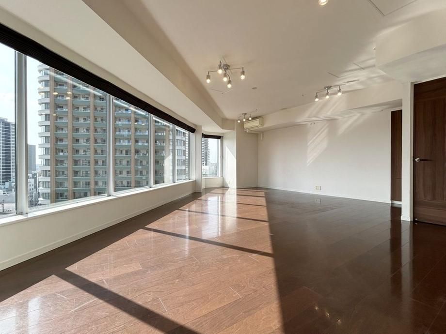 2LDK 93.63m² Apartment in Park City Musashi-Kosugi Mid Sky Tower, Kawasaki - Thumbnail 4