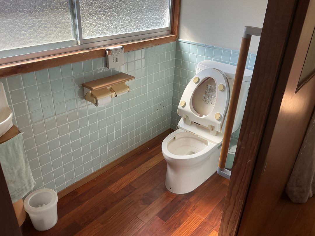 Spacious 2-Story Wooden House for Sale in Yamaguchi City - Thumbnail 2
