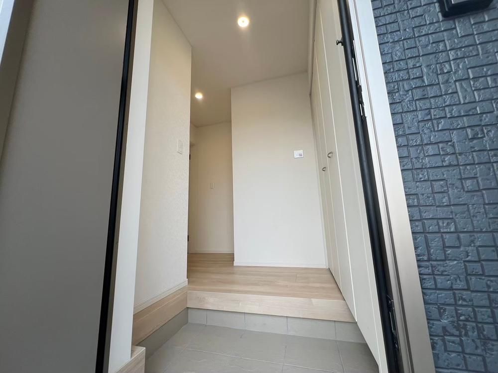 Modern 4LDK House for Sale in Takasu-cho, Miyazaki City - Thumbnail 4
