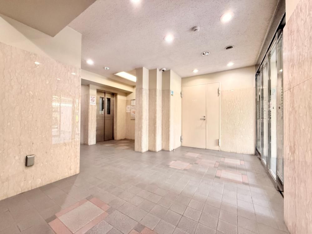 Renovated 3LDK Apartment for Sale in Kanagawa Ward, Yokohama - Thumbnail 2