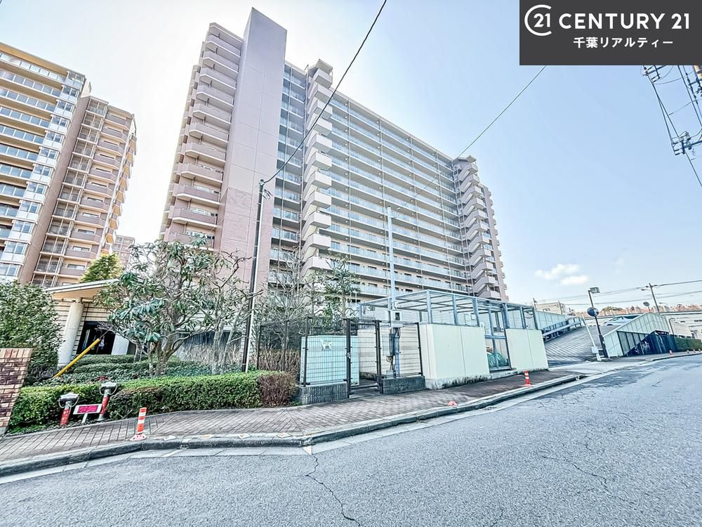 4LDK Apartment for Sale in Funabashi, Chiba - 101.44 sqm - Thumbnail 2