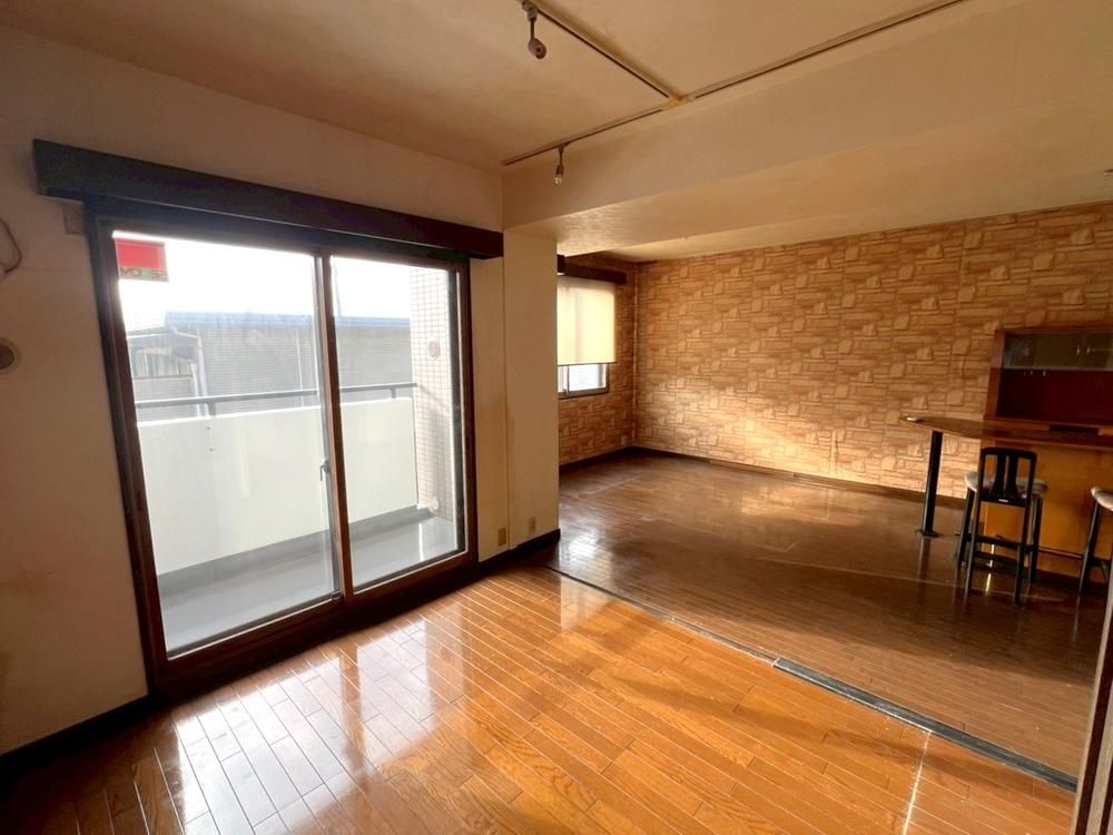 2LDK Apartment for Sale in Inage, Chiba City - 90.66 sqm - Thumbnail 2