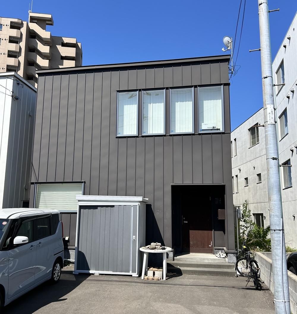 3LDK Detached House Near Sumikawa Station, Sapporo - Thumbnail 2